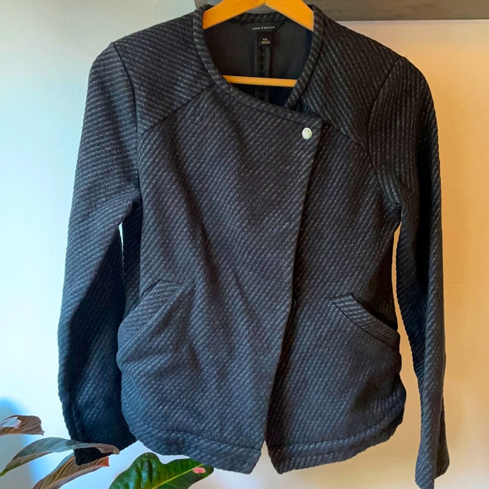 Ann Taylor collarless blazer